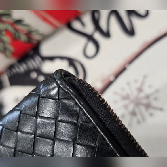 BOTTEGA VENETA Leather Intrecciato Nappa Zip-Around Wallet - Picture 4 of 15